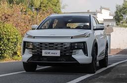 Запас хода 1300 км, расход 1,33 л / 100 км, автопилот, двигатель Fudi, системы Huawei — неприлично дёшево. Представлен первый гибридный автомобиль JAC