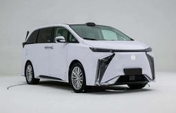 Увеличенная альтернатива Toyota Alphard с очень быстрой зарядкой, четырьмя экранами и запасом хода 762 км. Минивэн Hycan V09 доступен для предзаказа в Китае