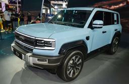 Конкурент Land Cruiser Prado 2024 и «Гелендваген» с запасом хода 1200 км. Салон BYD Leopard 5 показали в деталях