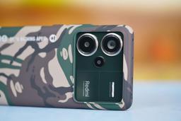 Первый флагман Redmi с изогнутым экраном и IP68. Redmi Note 13 Pro+ AAPE показали со всех сторон