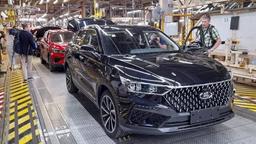 Денис Мантуров не подтвердил приостановку проекта Lada X-Cross