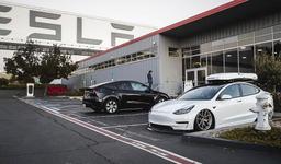 5500 машин каждый день. Выпущен 5-миллионный автомобиль Tesla