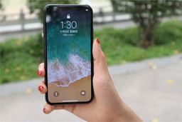 Apple может упразднить челку iPhone при помощи выдвижной камеры