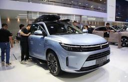 Формат Toyota Highlander, но дешевле и намного мощнее. В Китае стартовали предпродажи 5-метрового кроссовера Huawei Aito M7