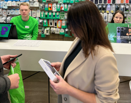 Официально: в России доставлен первый iPhone 15 — какая модель и кто получил?