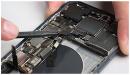 Увеличить память iPhone 15 Pro в четыре раза с годовой гарантией и сэкономить более $300. Магазины Китая предлагают новую услугу