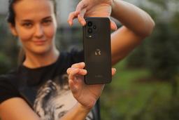 Стартовало производство антишпионского смартфона «Р-Фон». Разработчики говорят, что аналогов в России не существовало