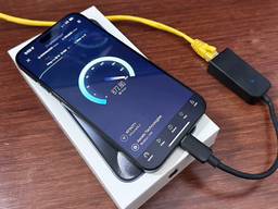 Зачем подключать iPhone 15 к кабелю Ethernet? Для максимальной скорости
