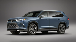 Toyota Grand Highlander 2024 с полноценным третьим рядом для троих взрослых добрался до России. Цена оказалась гораздо выше обещанной