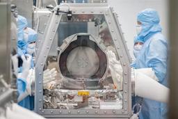 Космическая сокровищница всё ещё заперта: команда OSIRIS-REx столкнулась с трудностями при открытии контейнера с образцами астероида
