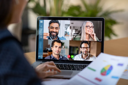Skype перенял одну из лучших функций Zoom. Появился настраиваемый фон для видеозвонков