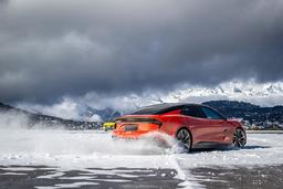 Первый суперлифтбэк Lotus: мощнейший Lotus Emeya поступил в продажу в Китае