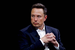 Илон Маск переживает, что его могут сместить, чтобы захватить власть в Tesla, поэтому миллиардер хочет вдвое больше акций компании