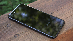 Владельцам iPhone 7 и iPhone 7 Plus заплатят до 349 долларов за брак в смартфонах. У некоторых не работает микрофон и кнопка включения громкой связи