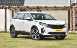 211 л.с., 8-ступенчатый «автомат» Aisin и «заводская гарантия 2 года». Крупный российский дилер начал продавать Peugeot 5008