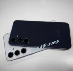 Это Samsung Galaxy A55 5G. Известный инсайдер опубликовал живые фото смартфона перед премьерой