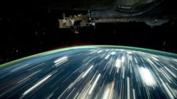 Полярное сияние и городские огни: астронавт NASA Дон Петтит поделился новыми фотографиями с МКС