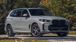 Слухи о смерти параллельного импорта преувеличены. BMW X5 2024 в России не дорожает, в отличие от большинства других кроссоверов