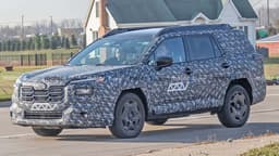 Больше не универсал: появились живые фото Subaru Outback следующего поколения