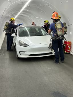 The Boring Company Илона Маска построила туннель в стиле Fallout для доставки Tesla Model Y и Cybertruck