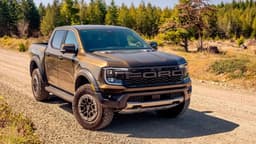 В Россию привезли настоящие американские внедорожники Ford Ranger Raptor 2024 и Ford Bronco Badlands 2024