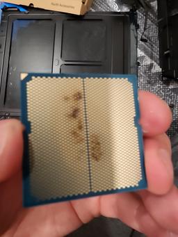 Самый быстрый игровой процессор в мире, но не беспроблемный: Ryzen 7 9800X3D сгорел вместе с материнской платой
