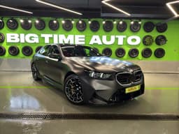 В Россию впервые привезли BMW M5 2024: 727 л.с., 4,4 л, автомат и возможность езды без бензина