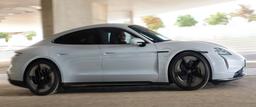 Porsche обвиняют в сокрытии информации: в батареях Taycan может произойти короткое замыкание, что приведет к возгоранию