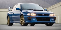 Subaru, сделано в России. Компания начала выпускать фирменную одежду и аксессуары в РФ