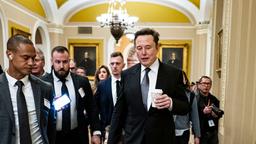 SpaceX стала самым дорогим частным стартапом в мире, а Илон Маск — первым человеком в мире, состояние которого превысило $400 млрд