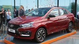 «Утильсбор пока не работает, китайский автопром завез около 500 тыс. авто, и они пока давят на наш рынок». АвтоВАЗ снова жалуется на китайцев и обещает 12 новинок