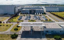 Бывший российский завод Volkswagen заставлен свежесобранными Chery Tiggo 7, Tiggo 8 и Tiggo 4, сейчас собирают 20-30 машин в день