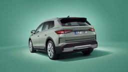 Ещё не Kodiaq, но уже и не Karoq, с зонтиком в двери и множеством удобных мелочей. Совершенно новый кроссовер Skoda Elroq поступает в продажу