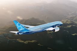 Находящийся в кризисе Boeing вложит 1 миллиард в расширение производства самолетов 787 Dreamliner — чтобы выпускать по 10 самолетов в месяц