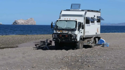 Mitsubishi Fuso превратили в необычный автодом