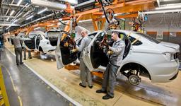Новые Lada Vesta NG начнут продавать со скидкой до 10% уже в июне, но только сотрудникам АвтоВАЗа