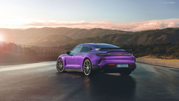 Видео дня: Porsche Taycan Turbo GT устанавливает рекорд Нюрбургринга и разгоняется до 306 км/ч. Это самый быстрый серийный четырёхдверный автомобиль на трассе