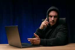 Мошенники научились выманивать персональные данные через трансляцию экрана смартфона