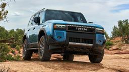 Новый Toyota Land Cruiser Prado 250 будет крутым внедорожником, но не хардкорным. У него не будет особо внедорожных версий TRD Pro или Trailhunter