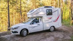 В Испании на продажу выставили почти «идеальный» кемпер на базе Lada Granta. И это не первоапрельская шутка