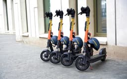 Операторы кикшеринга подняли штрафы до 150 тыс. рублей