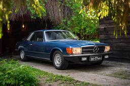 В России продают Mercedes-Benz 450 SLC, который принадлежал Леониду Брежневу. Машина до сих пор на советских номерах