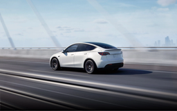 Илон Маск пообещал значительно улучшать автомобили Tesla каждые полгода, но новой Model Y в этом году не будет