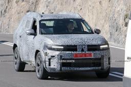 Duster на стероидах. Первые живые фото кроссовера Dacia Bigster 2026