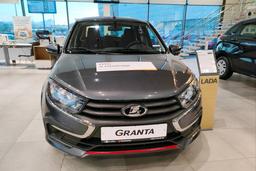 Самая дешевая Lada Granta за 700 тыс. рублей — фикция? У дилеров в Челябинске не нашлось ни одной такой машины, а средняя цена машин в наличии — 911 тыс. рублей