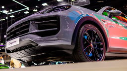 В новеньких Porsche Cayenne 2024 могут ломаться рычаги подвески