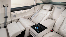 Mercedes-Benz S-Class, BMW 7-Series и Audi A8, посторонитесь: Huawei показала роскошный седан президентского уровня Stelato S9 внутри