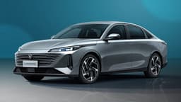 Замена Toyota Camry получила в России русификацию мультимедийной системы и улучшенную систему Apple CarPlay. Вышло обновление для Changan Lamore