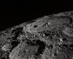 Китайский зонд «Чанъэ-5» обнаружил следы воды в лунном грунте