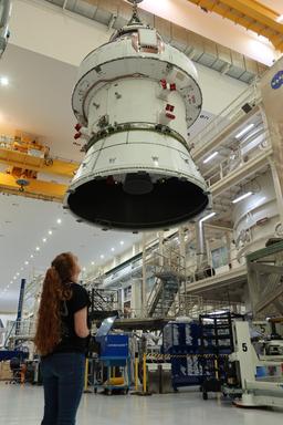Шаги к полёту на Луну: NASA подняло космический корабль Orion миссии Artemis II